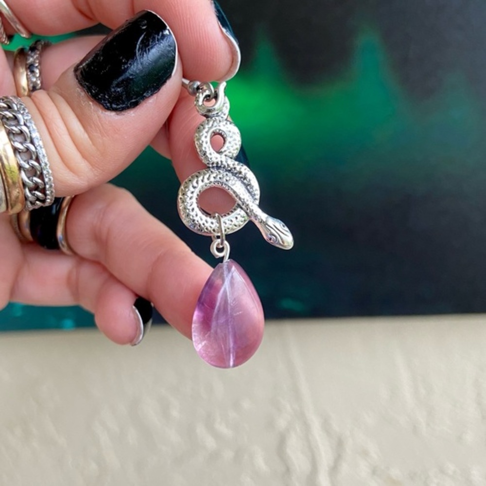 π΄ Purple fluorite drop snake design dangly earrings - Picture 10 of 10